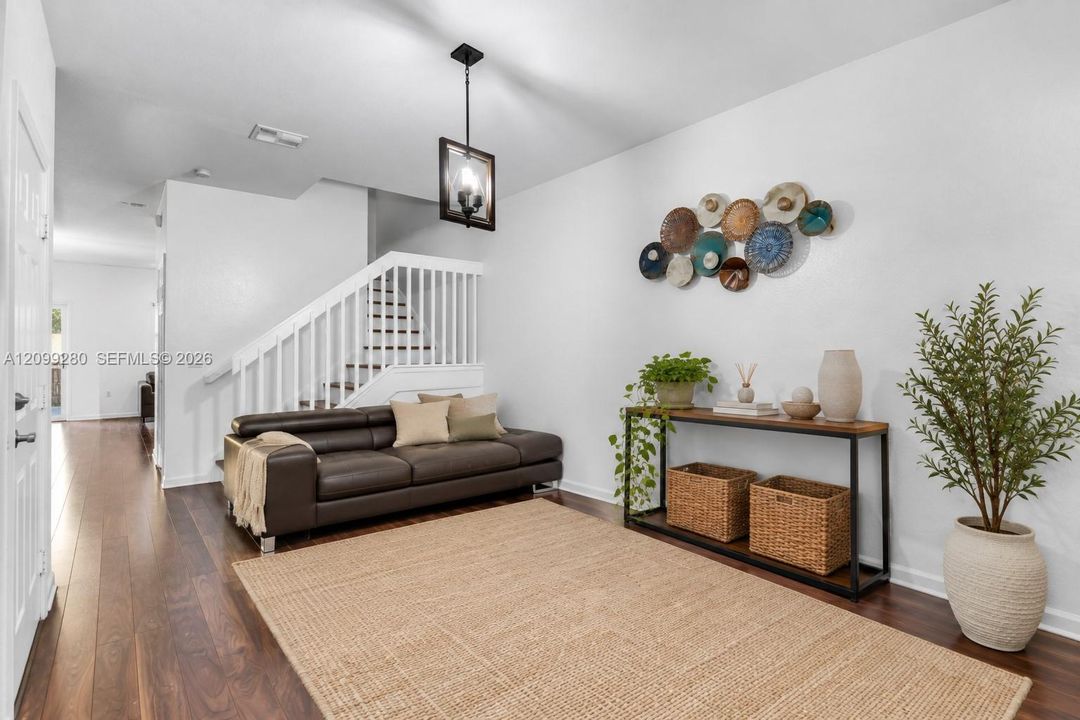 En Venta: $449,900 (3 camas, 2 baños, 1747 Pies cuadrados)