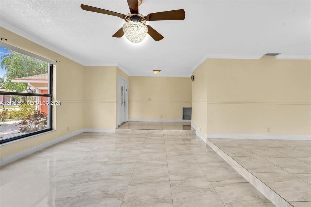 En Renta: $3,700 (3 camas, 3 baños, 1920 Pies cuadrados)