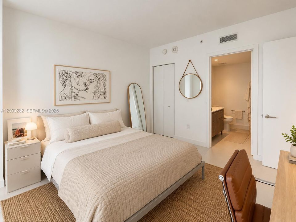 For Rent: $4,900 (2 beds, 2 baths, 961 Square Feet)