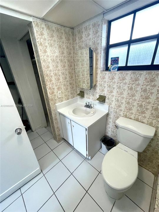 For Rent: $1,650 (1 beds, 1 baths, 4789 Square Feet)