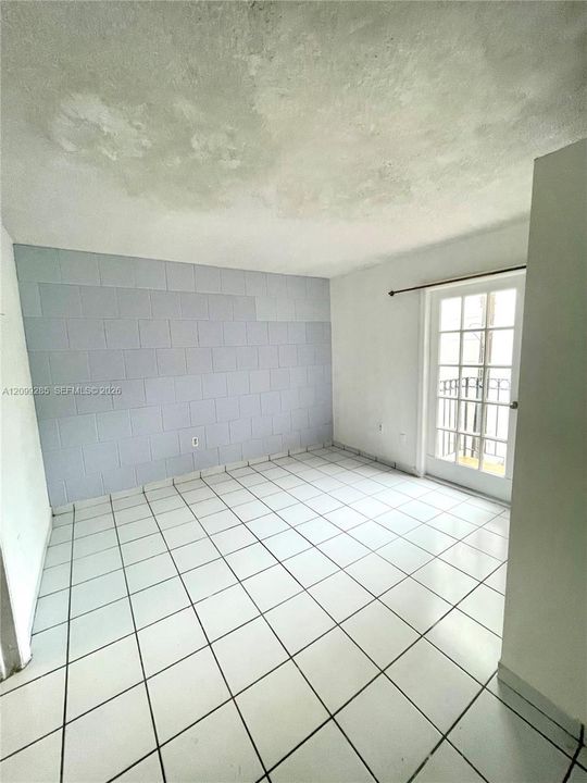 For Rent: $1,650 (1 beds, 1 baths, 4789 Square Feet)