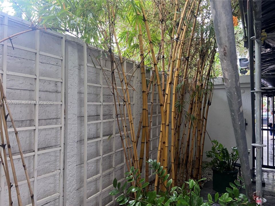 For Rent: $4,400 (2 beds, 2 baths, 1078 Square Feet)