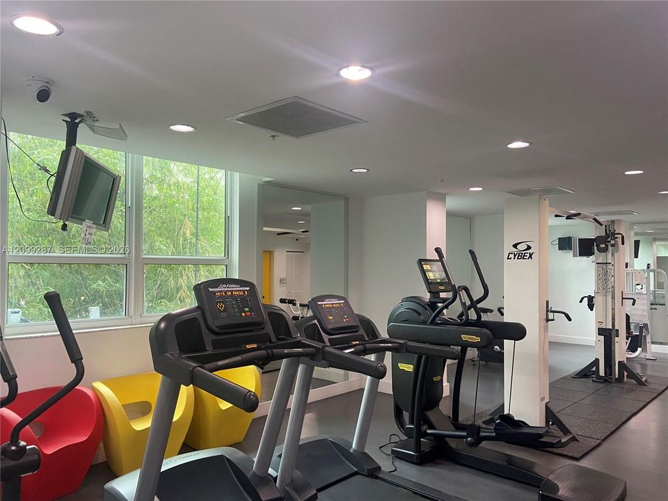 For Rent: $4,400 (2 beds, 2 baths, 1078 Square Feet)