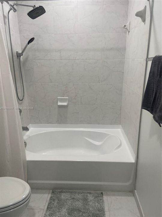 For Rent: $4,400 (2 beds, 2 baths, 1078 Square Feet)