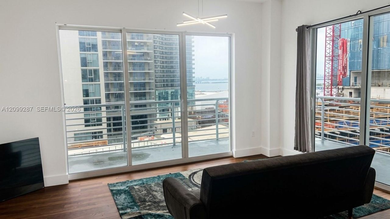 For Rent: $4,400 (2 beds, 2 baths, 1078 Square Feet)