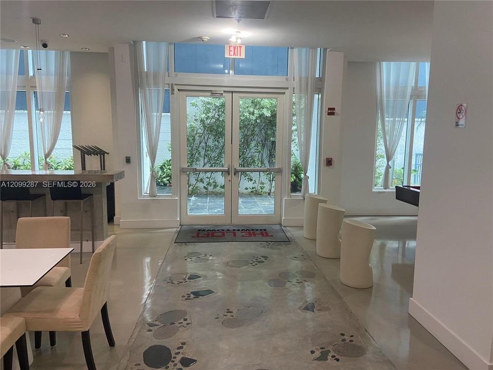 For Rent: $4,400 (2 beds, 2 baths, 1078 Square Feet)