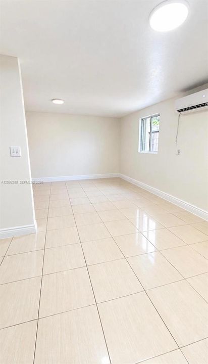 For Rent: $1,400 (1 beds, 1 baths, 1748 Square Feet)