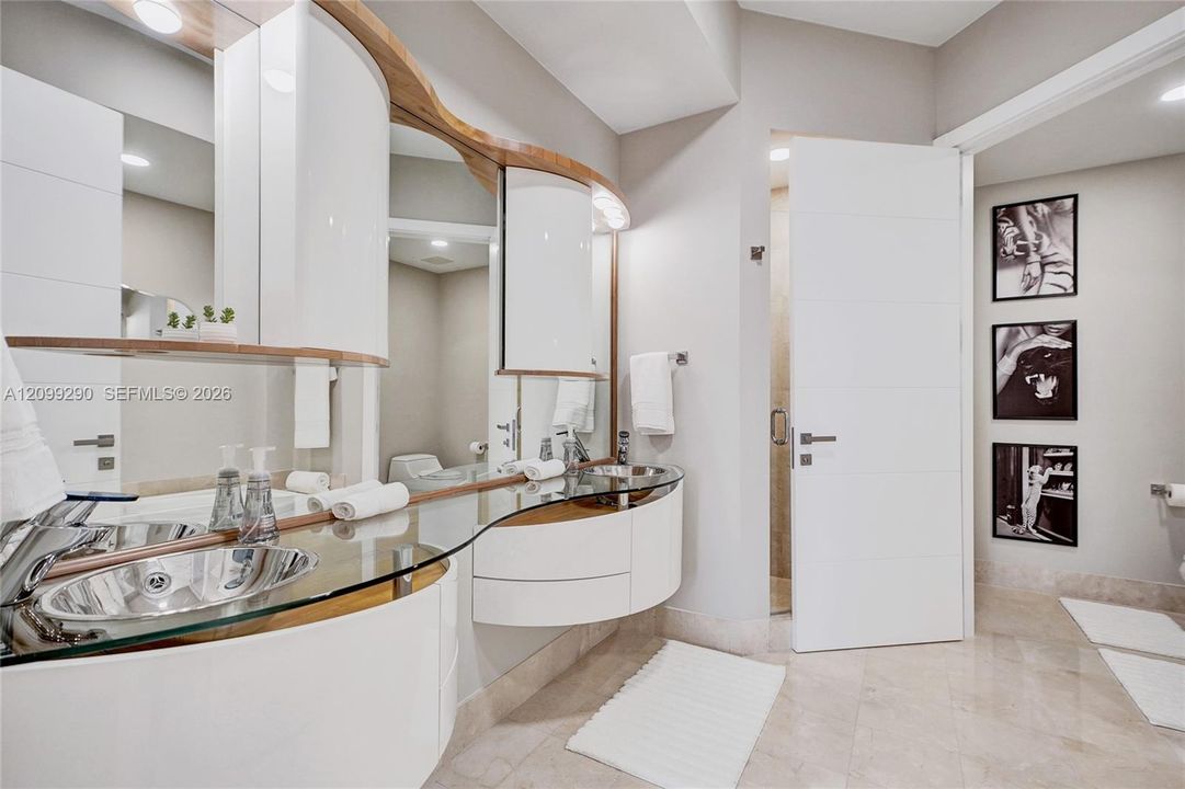 На продажу: $1,650,000 (2 спален, 2 ванн, 1389 Квадратных фут)