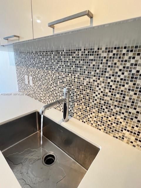 For Sale: $550,000 (2 beds, 2 baths, 950 Square Feet)