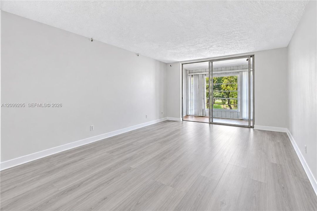 На продажу: $145,000 (1 спален, 1 ванн, 960 Квадратных фут)