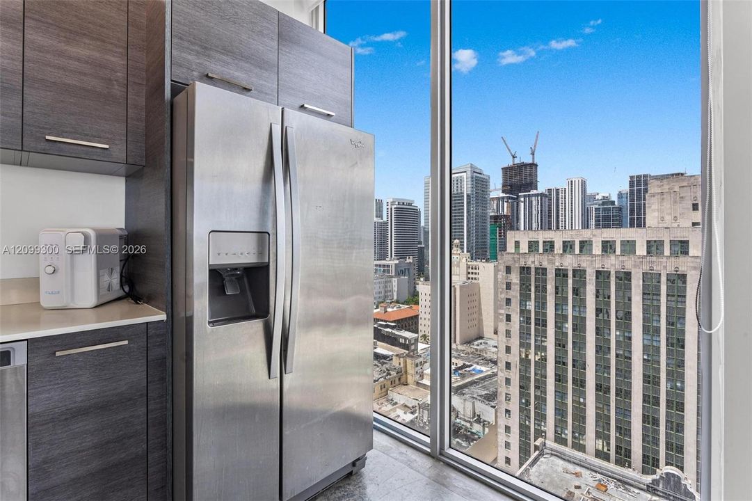 На продажу: $439,500 (2 спален, 1 ванн, 736 Квадратных фут)