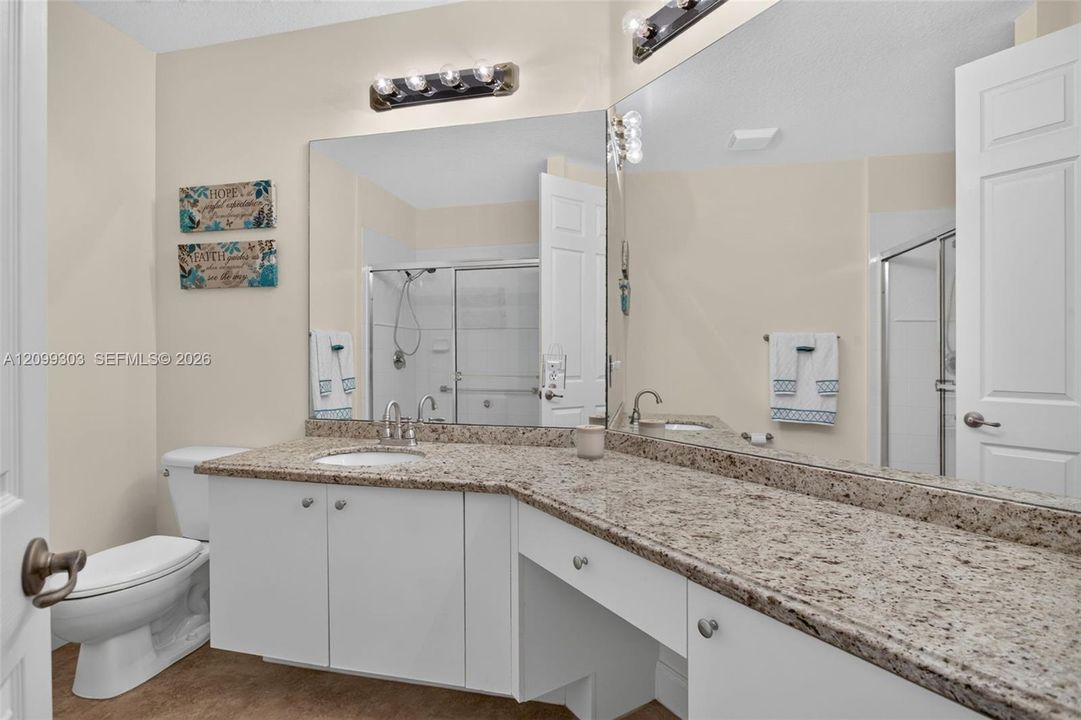 En Venta: $322,900 (2 camas, 2 baños, 1692 Pies cuadrados)
