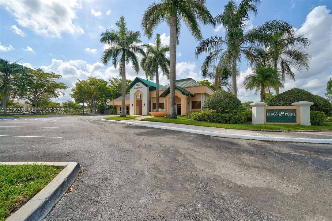 En Venta: $322,900 (2 camas, 2 baños, 1692 Pies cuadrados)