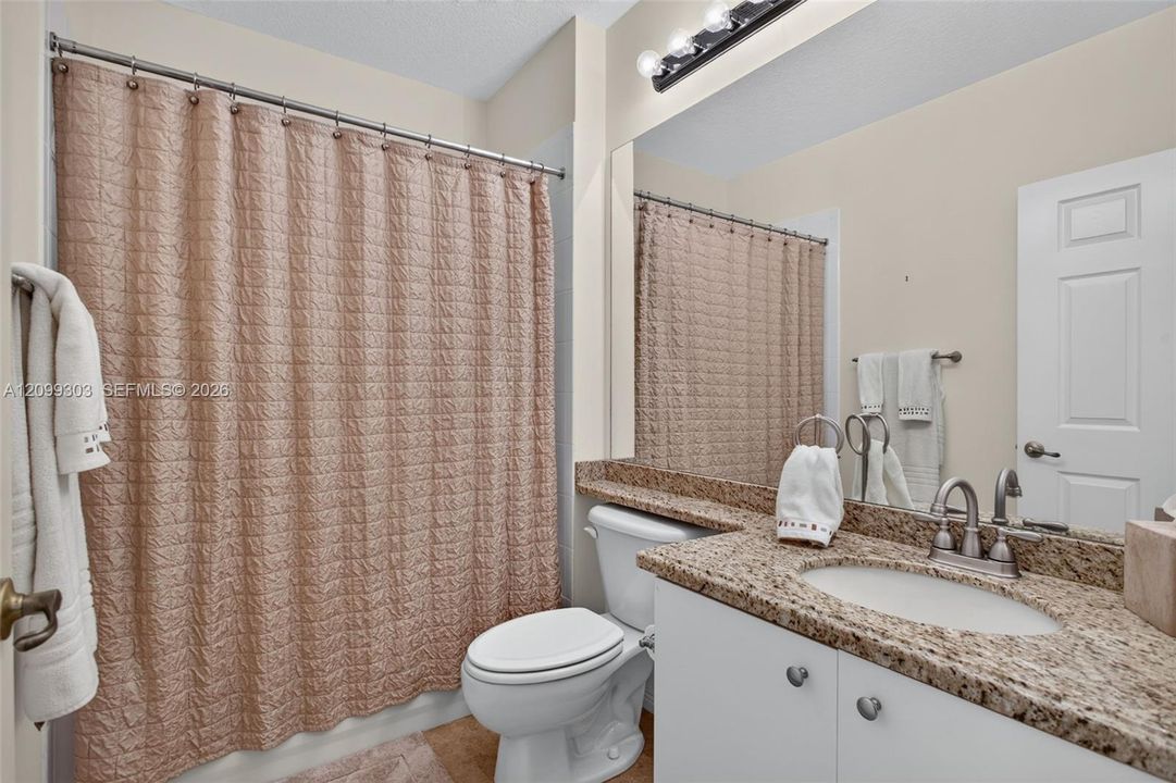 En Venta: $322,900 (2 camas, 2 baños, 1692 Pies cuadrados)
