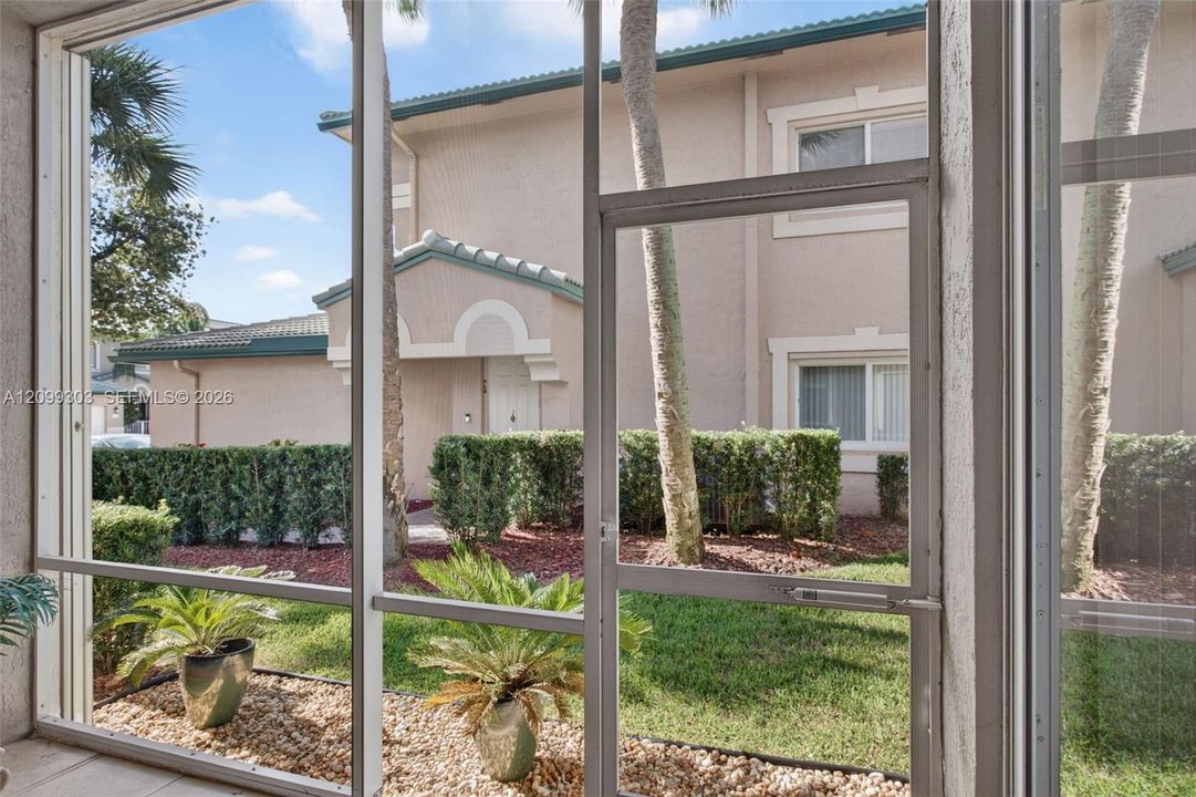 En Venta: $322,900 (2 camas, 2 baños, 1692 Pies cuadrados)
