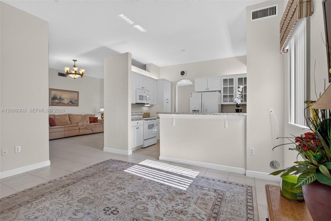 En Venta: $322,900 (2 camas, 2 baños, 1692 Pies cuadrados)