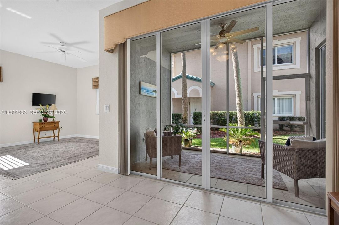 En Venta: $322,900 (2 camas, 2 baños, 1692 Pies cuadrados)