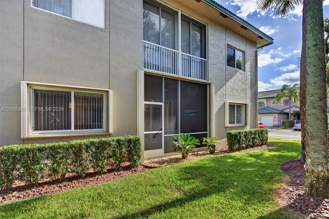 En Venta: $322,900 (2 camas, 2 baños, 1692 Pies cuadrados)