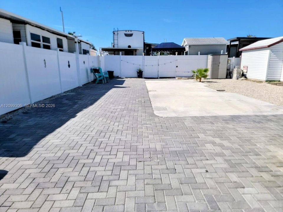 На продажу: $330,000 (1,248,520 кв.фт.)