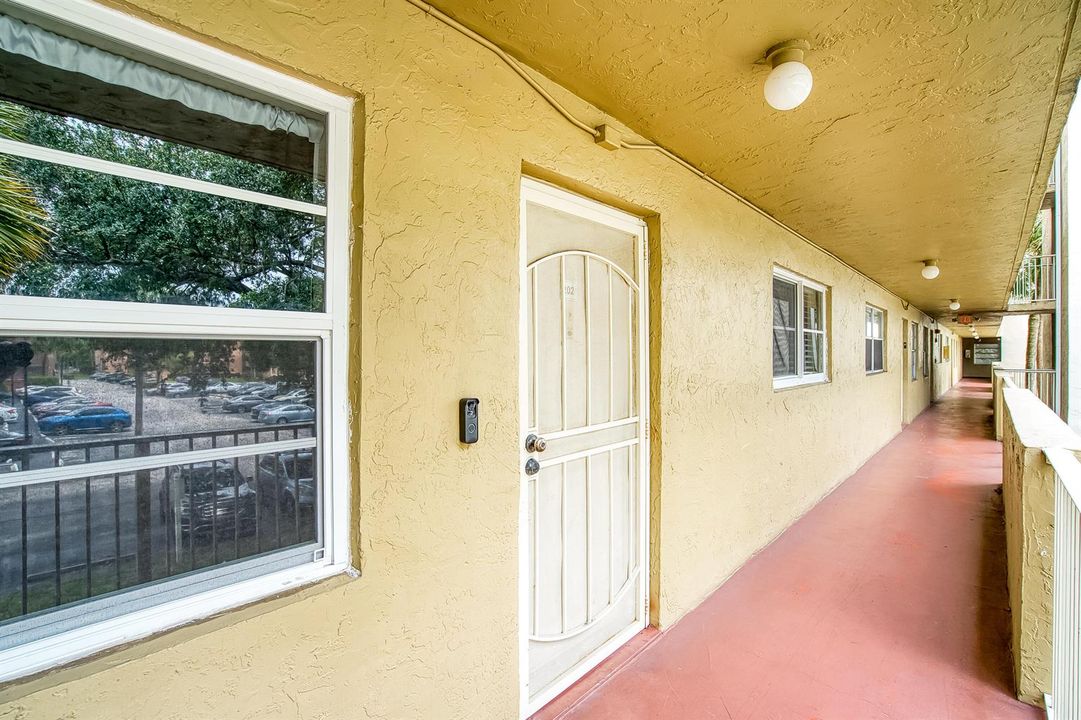 3120 N Pine Island Rd 202 30
