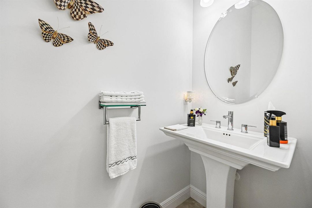 17-web-or-mls-NW Culebra Ave-S1010-017