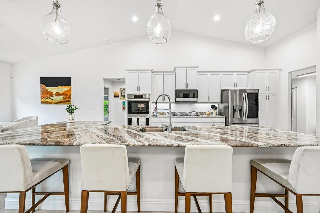 13-web-or-mls-NW Culebra Ave-S1010-013