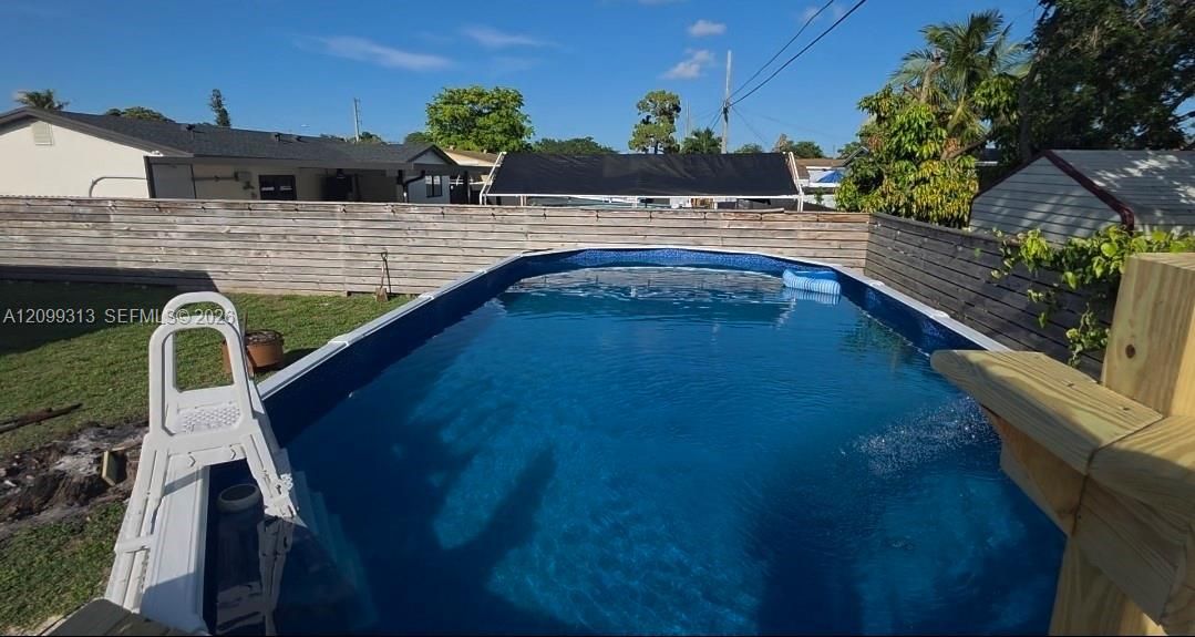 Above ground Pool with Deck