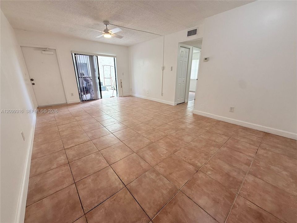 For Rent: $1,800 (2 beds, 2 baths, 800 Square Feet)