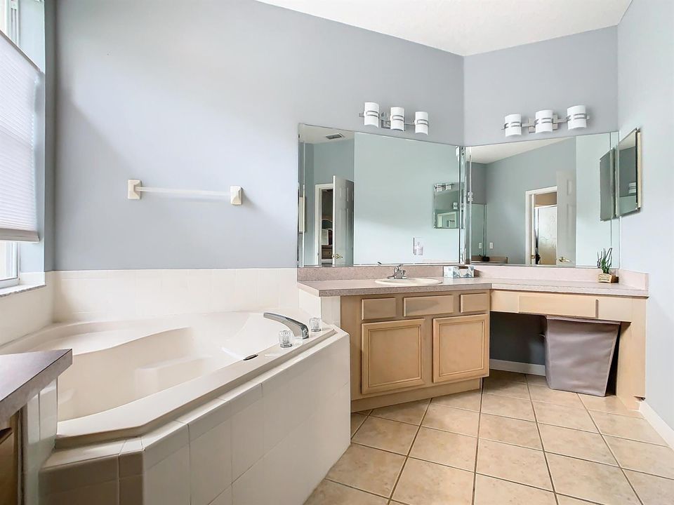 304 Calabay Parc Boulevard-68