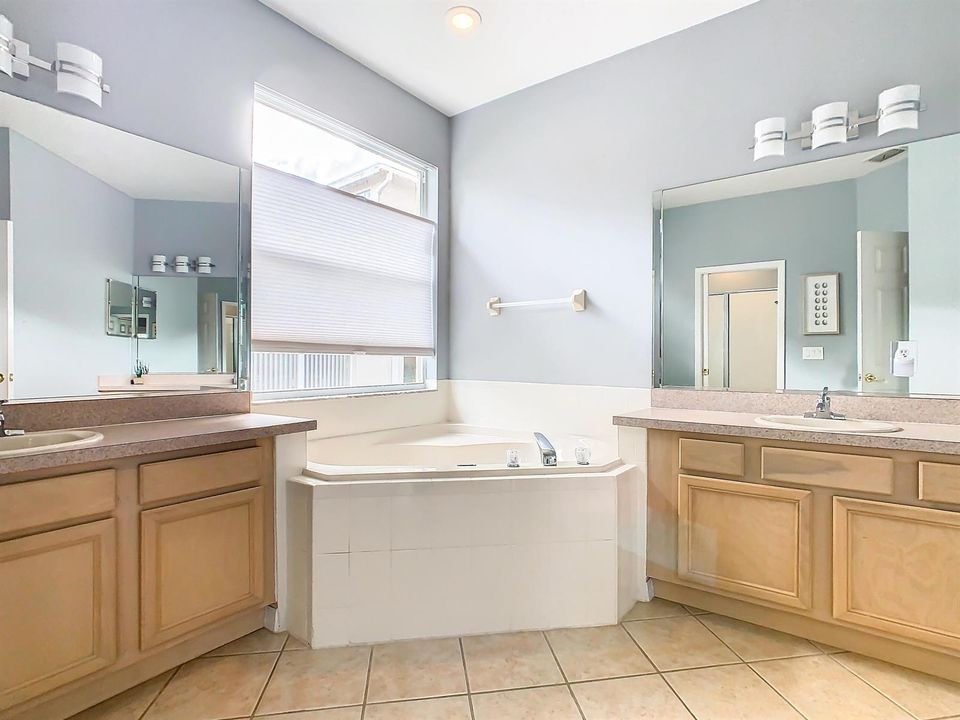304 Calabay Parc Boulevard-11