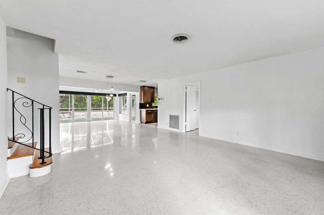 05 Living Room 02