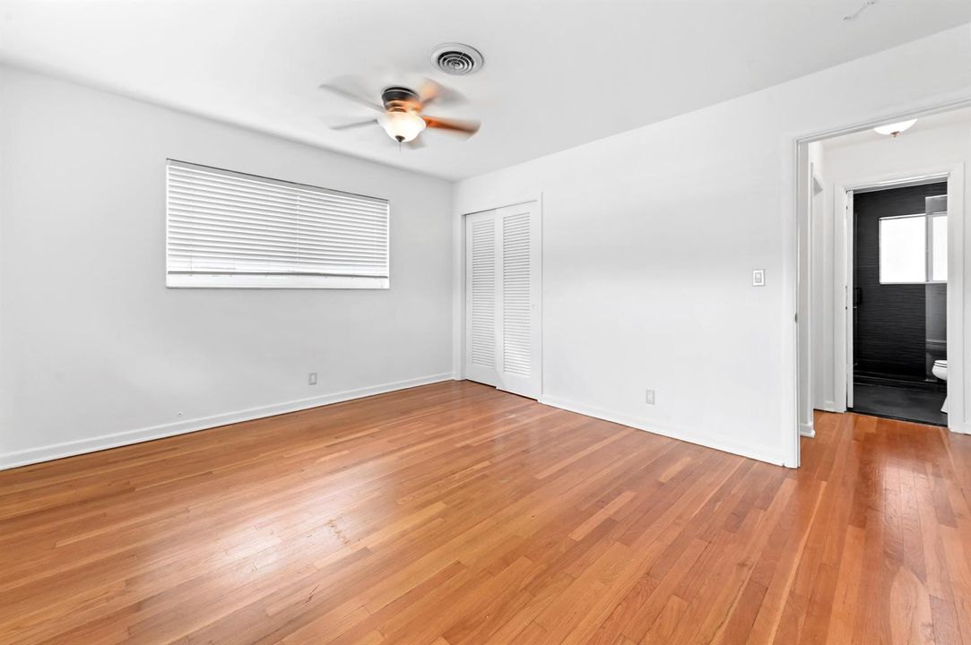 14 Bedroom 02