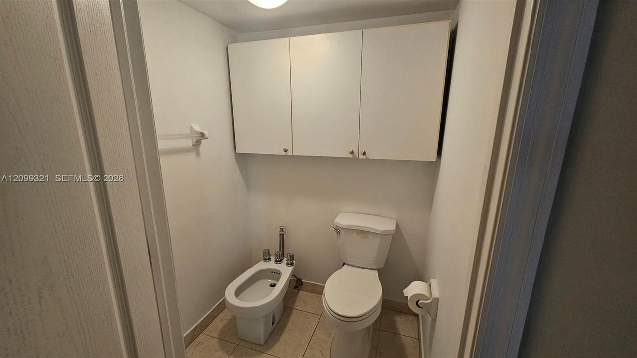 На продажу: $260,000 (2 спален, 2 ванн, 1170 Квадратных фут)