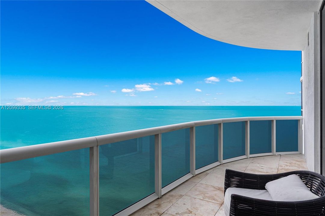 For Rent: $11,500 (3 beds, 3 baths, 1979 Square Feet)