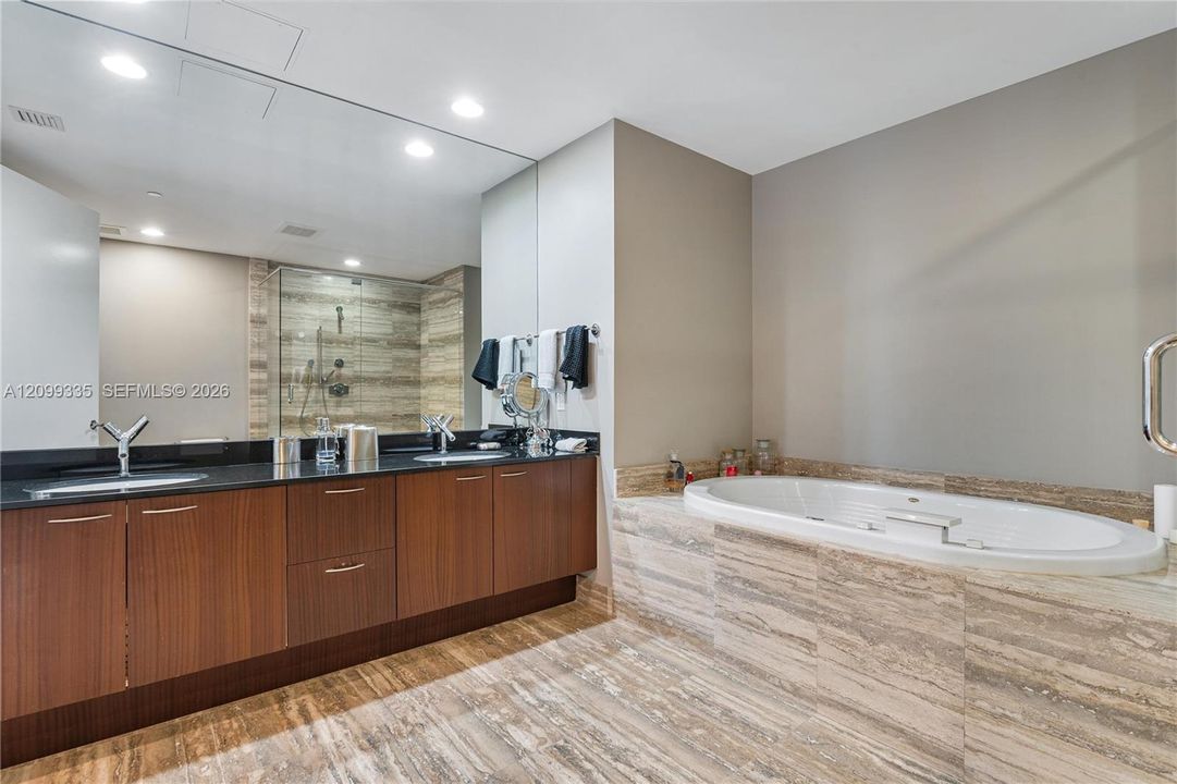 For Rent: $11,500 (3 beds, 3 baths, 1979 Square Feet)