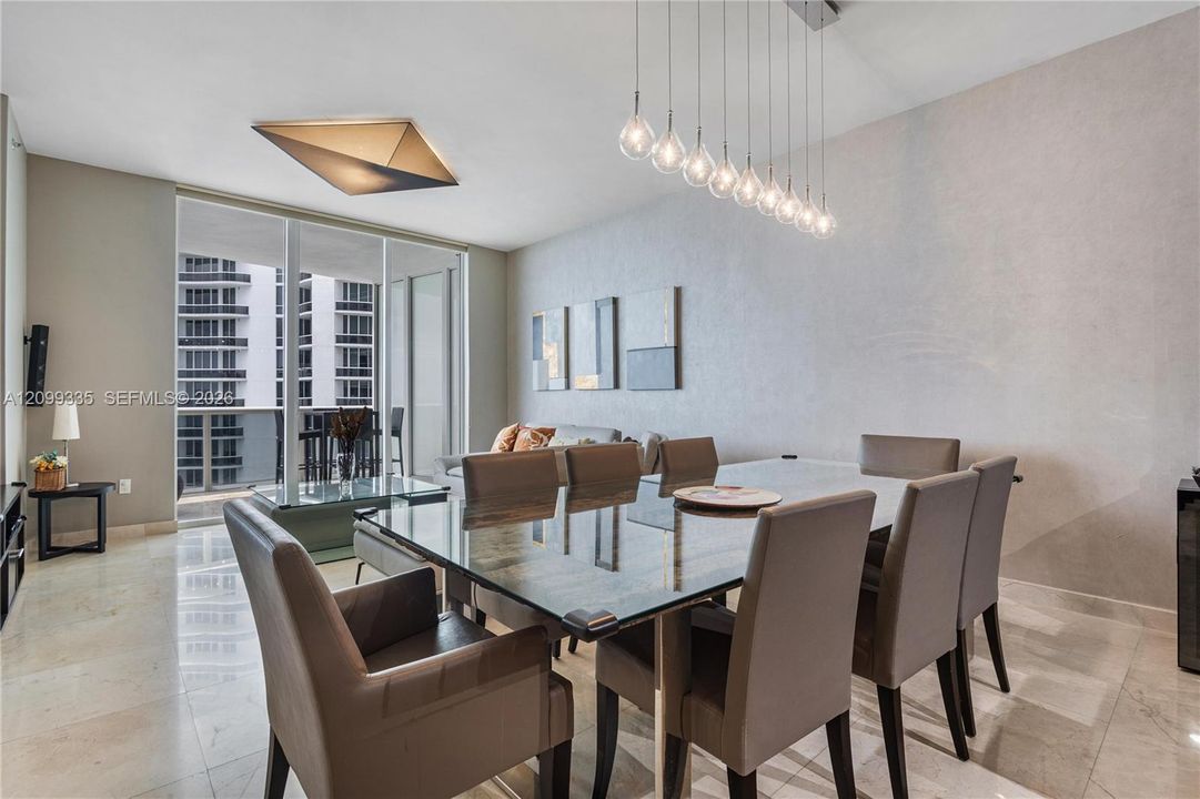 For Rent: $11,500 (3 beds, 3 baths, 1979 Square Feet)