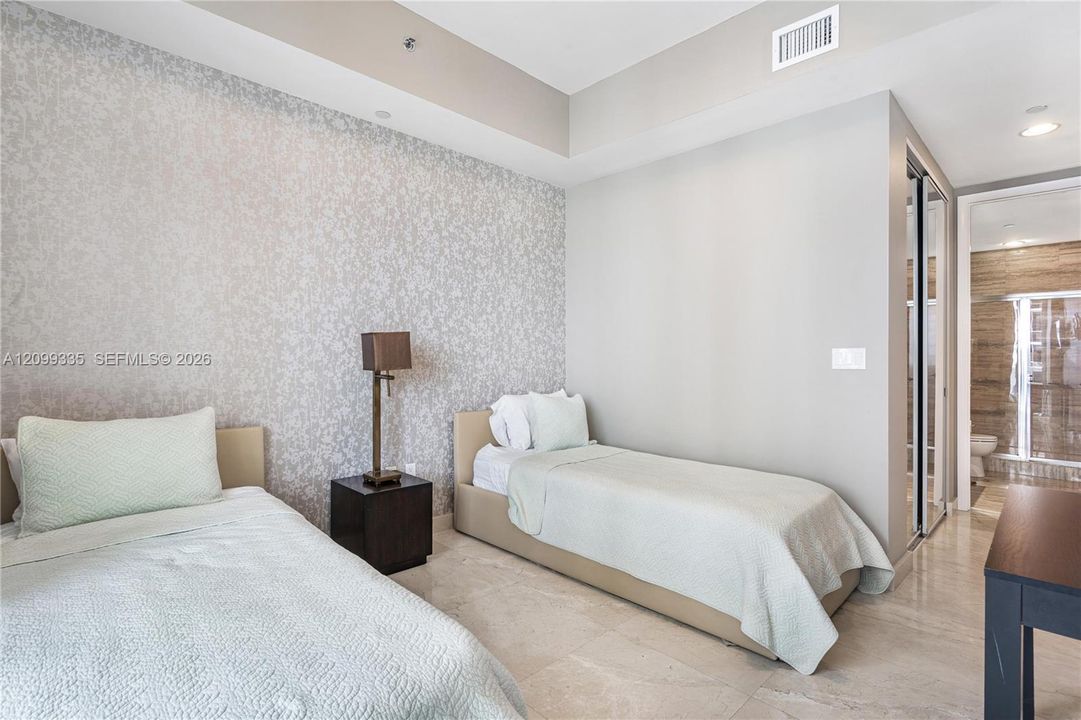 For Rent: $11,500 (3 beds, 3 baths, 1979 Square Feet)