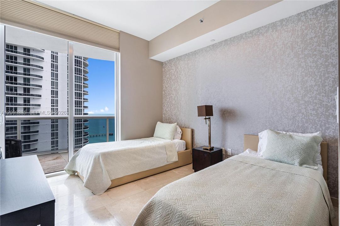 For Rent: $11,500 (3 beds, 3 baths, 1979 Square Feet)