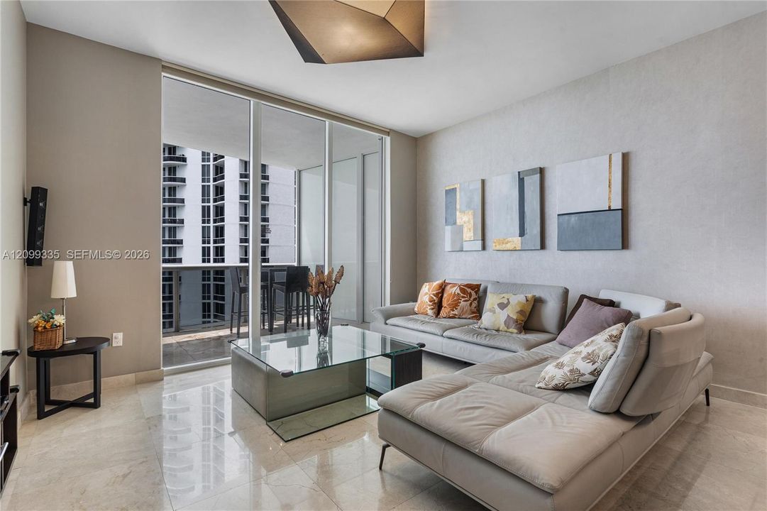 For Rent: $11,500 (3 beds, 3 baths, 1979 Square Feet)