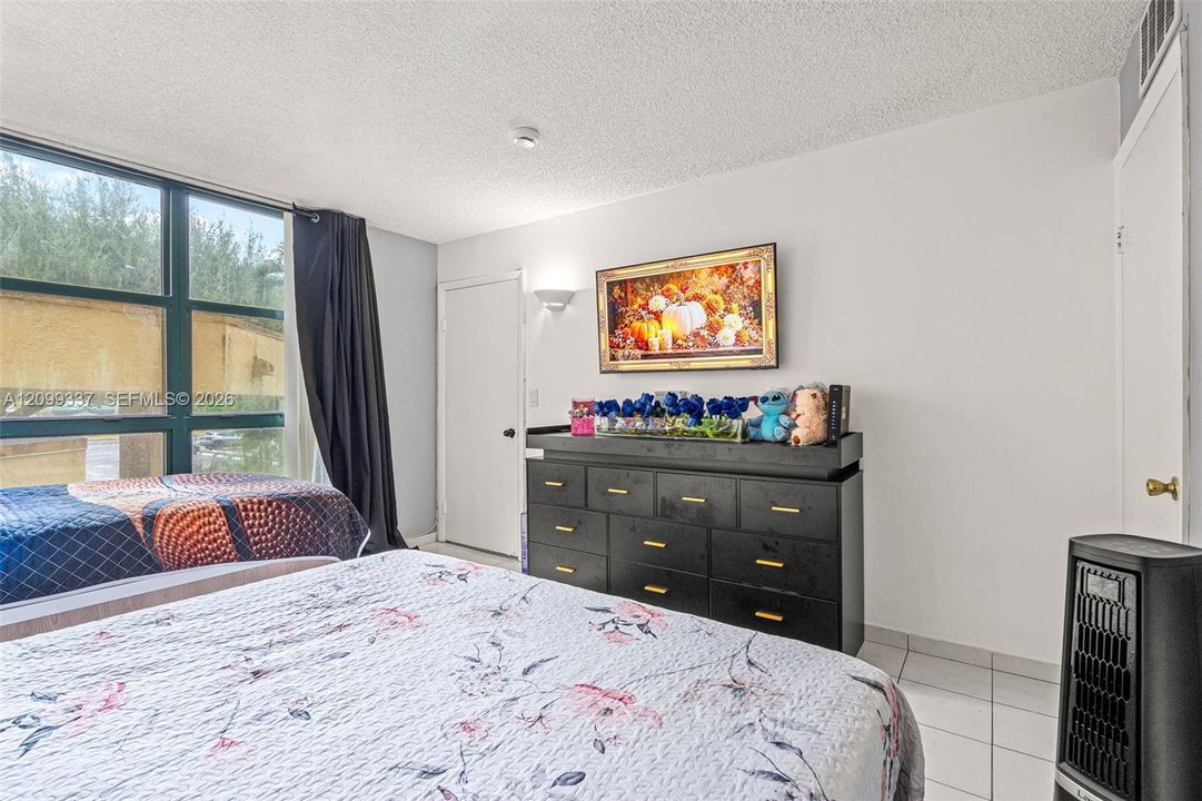 En Venta: $200,000 (1 camas, 1 baños, 708 Pies cuadrados)