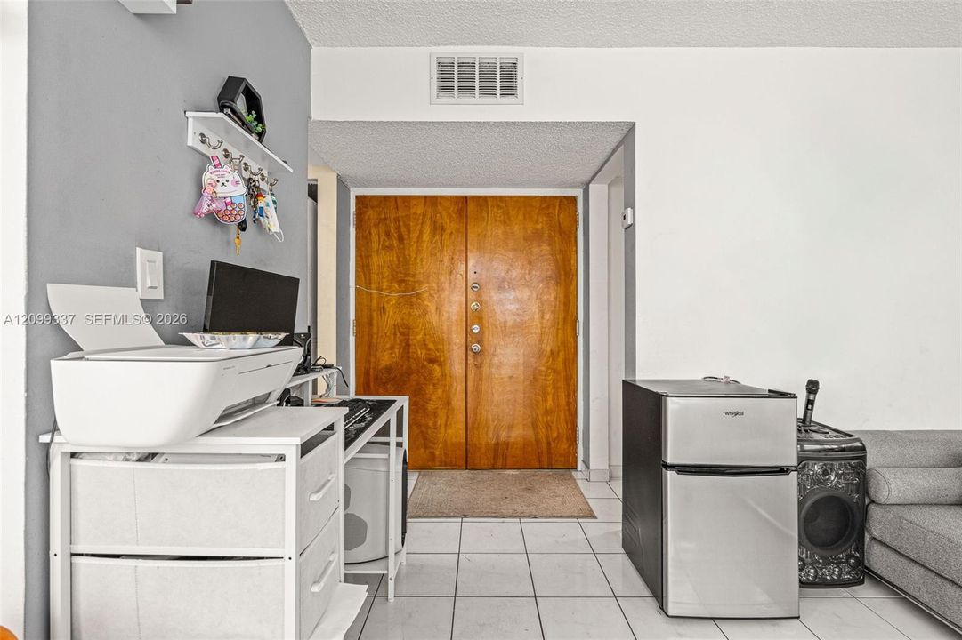 En Venta: $200,000 (1 camas, 1 baños, 708 Pies cuadrados)