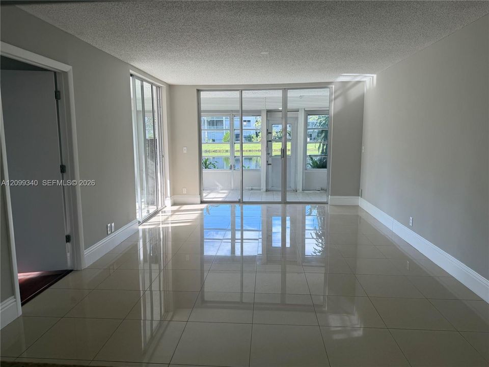 En Renta: $2,400 (3 camas, 2 baños, 1260 Pies cuadrados)