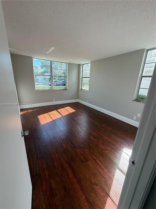 En Renta: $2,400 (3 camas, 2 baños, 1260 Pies cuadrados)