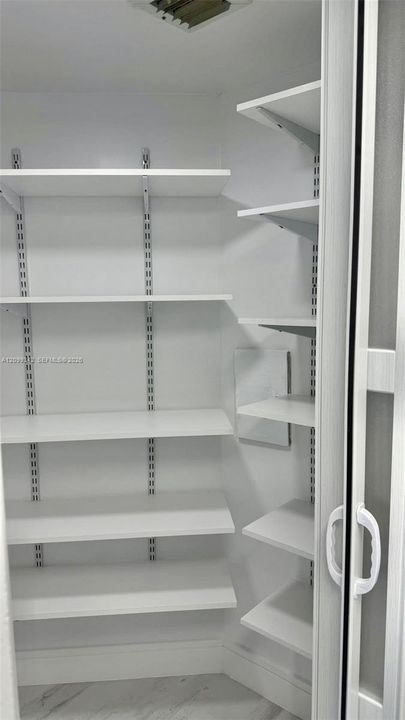 На продажу: $300,000 (1 спален, 1 ванн, 670 Квадратных фут)