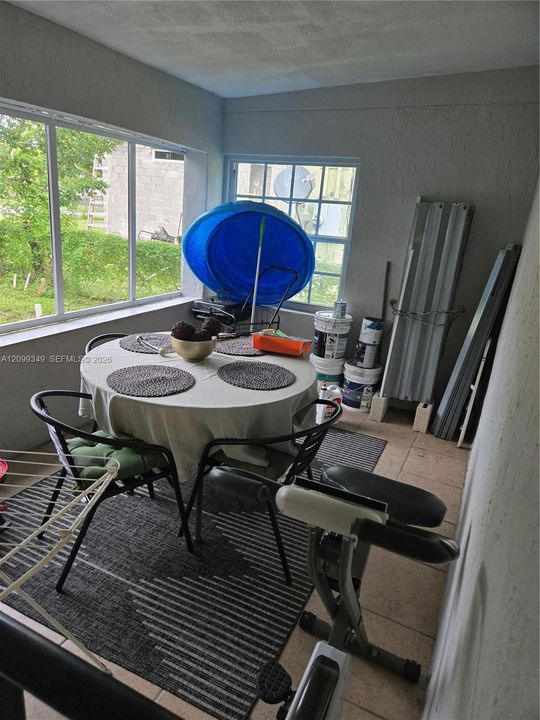 For Sale: $439,000 (2 beds, 1 baths, 1196 Square Feet)