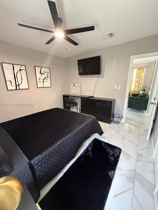 For Sale: $439,000 (2 beds, 1 baths, 1196 Square Feet)