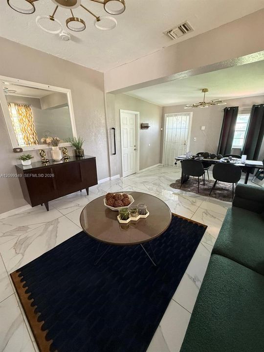 For Sale: $439,000 (2 beds, 1 baths, 1196 Square Feet)
