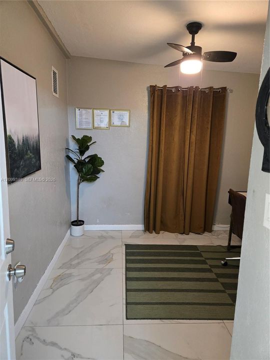 For Sale: $439,000 (2 beds, 1 baths, 1196 Square Feet)