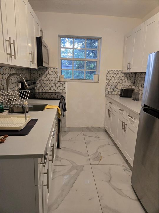 For Sale: $439,000 (2 beds, 1 baths, 1196 Square Feet)