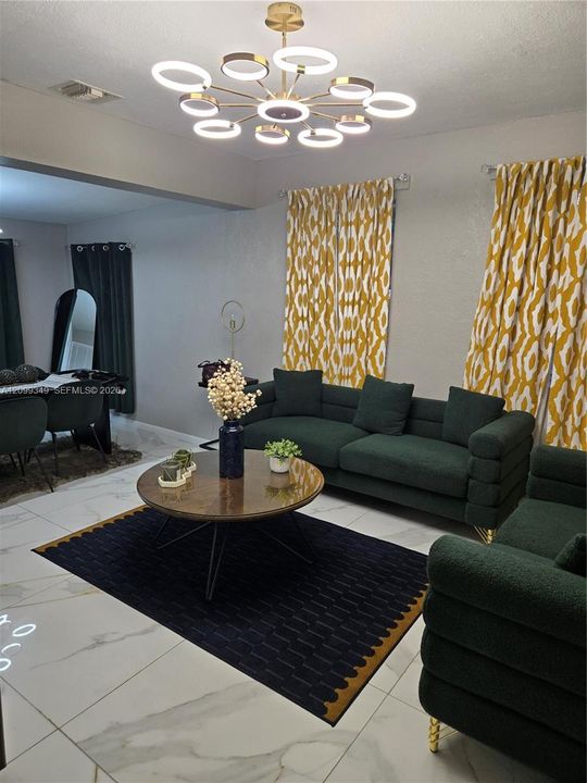 For Sale: $439,000 (2 beds, 1 baths, 1196 Square Feet)